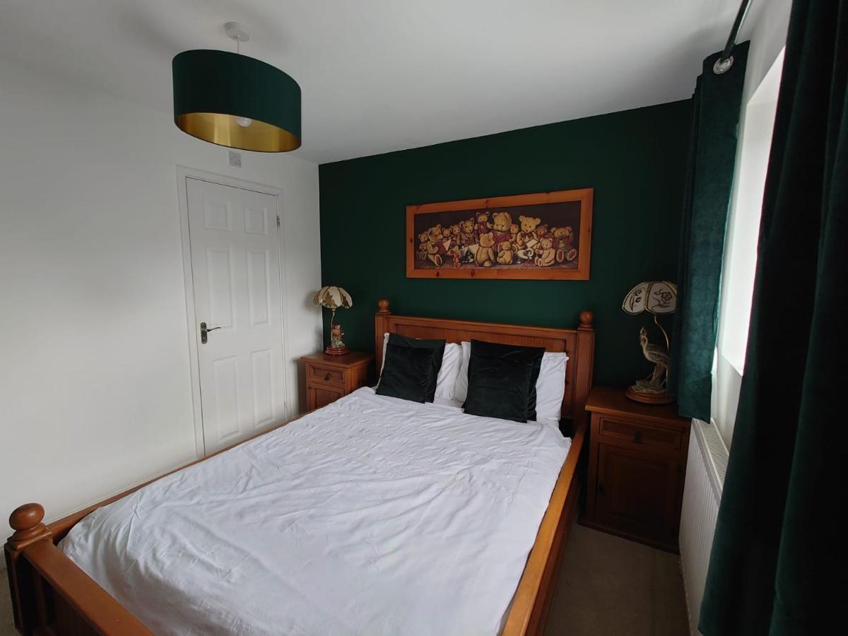 Lovely Rooms In A Quiet Place Of Woking Eksteriør billede