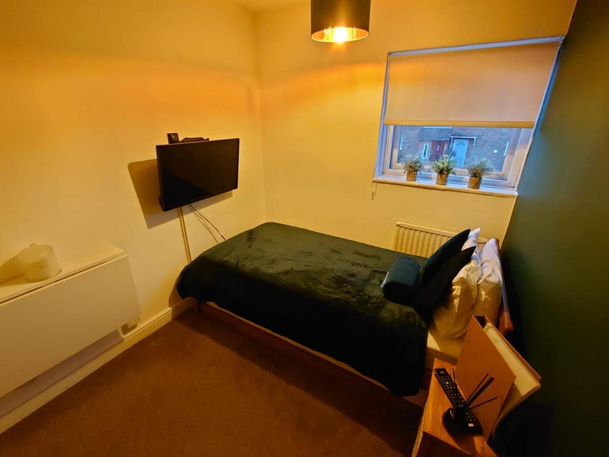 Lovely Rooms In A Quiet Place Of Woking Eksteriør billede