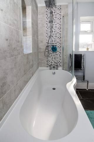 Lovely Rooms In A Quiet Place Of Woking Eksteriør billede