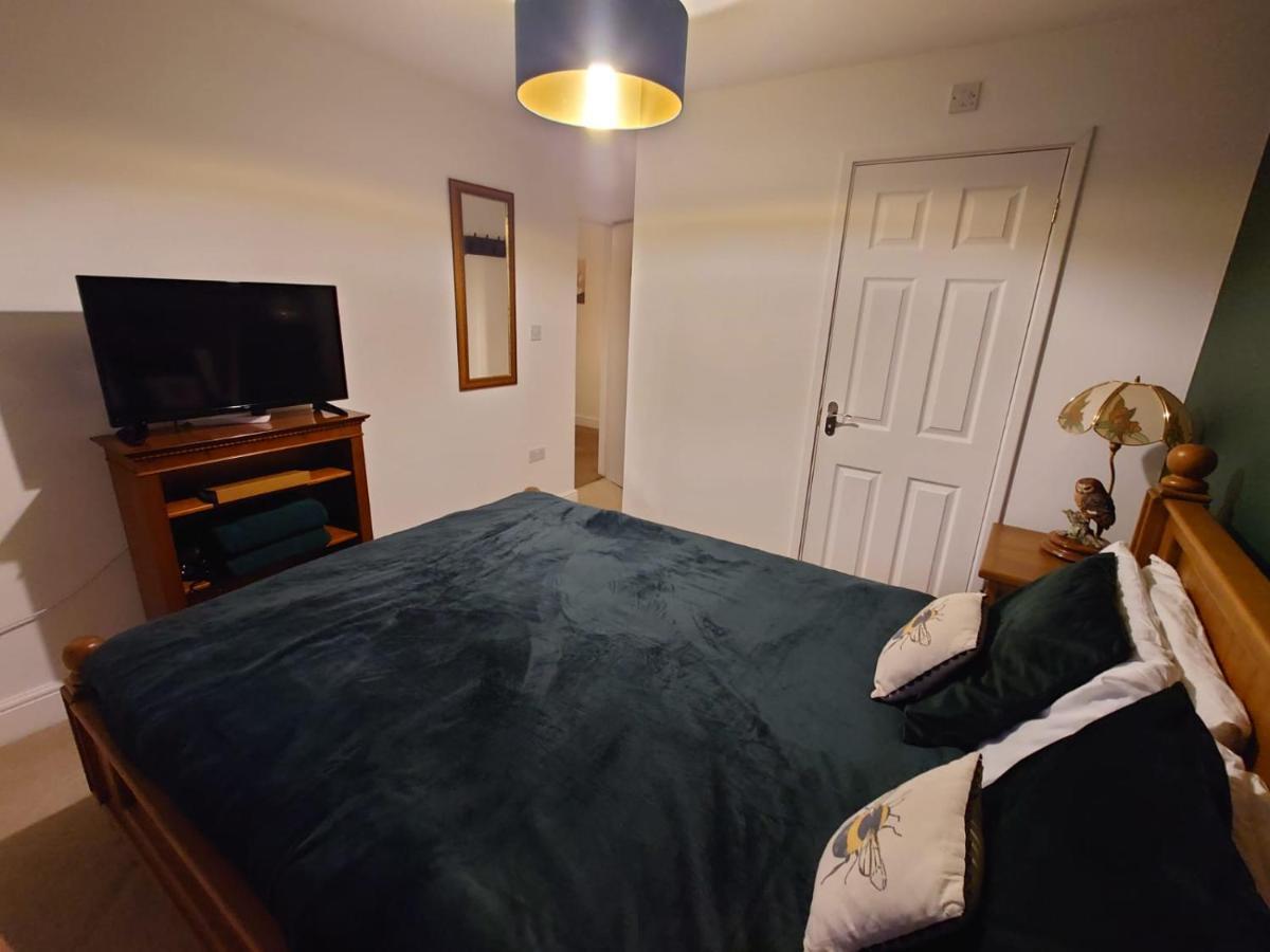 Lovely Rooms In A Quiet Place Of Woking Eksteriør billede